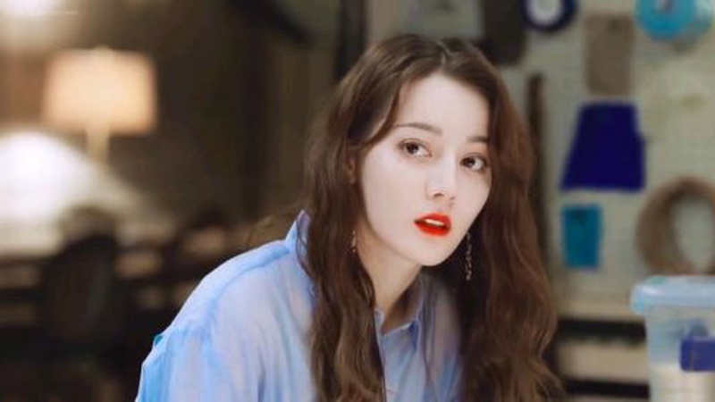 迪丽热巴《白日提灯》角色热度破4亿，灵少女形象引爆荧屏</p>